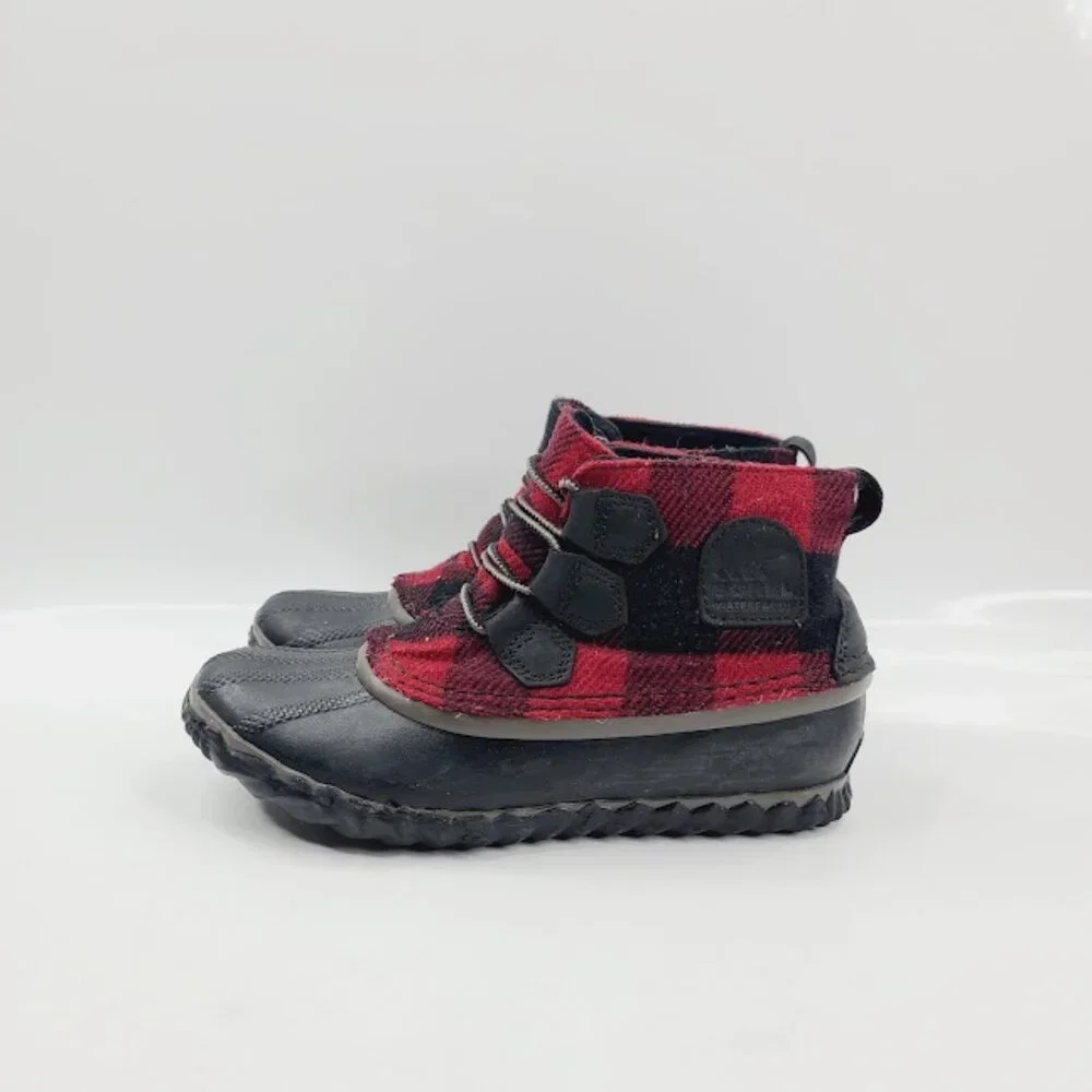 Sorel Women's Black Red Out N About Plus Plaid Classic Ankle‎ Rain Boot Size 5